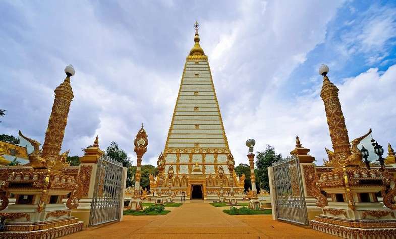 Ubon Rachathani, Wat Phra That Nong Bua Temple 