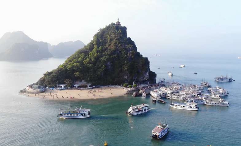 Vietnam Travel Guide, Halong Bay Travel Guide, Ti Top Island in Halong Bay