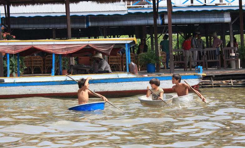 Siem Reap floating village - Chong Kneas