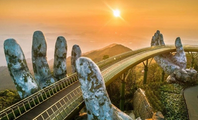 Golden Hands  Bridge in Da Nang