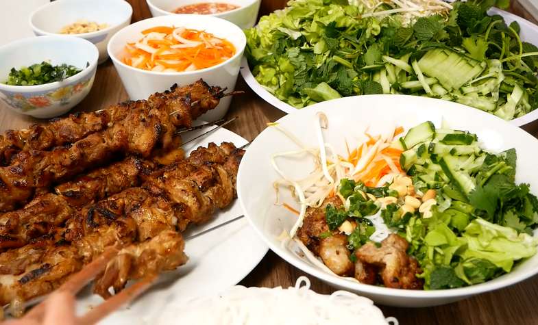 Vietnam Hue, Hue Cuisine, Best Hue Food, VIetnam Travel Guide, Hue Travel Guide, Bun Thit Nuong, Vermicelli Noodles with Grilled Pork