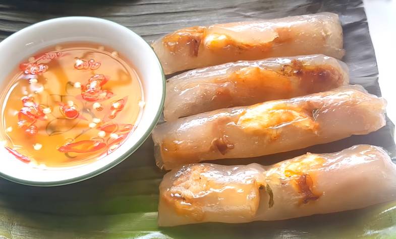 Vietnam Hue, Hue Cuisine, Best Hue Food, Vietnam Travel Guide, Hue Travel Guide, Banh Bot Loc, Tapioca Dumplings