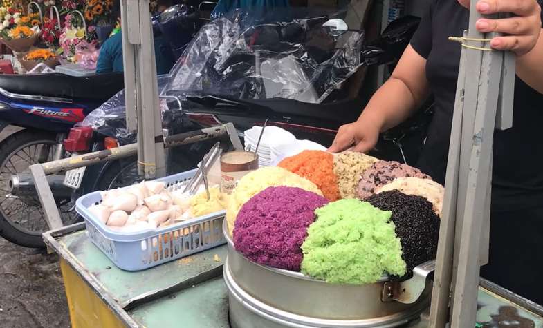 Vietnam Sapa, xoi bay mau, seven-colored rice