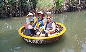 boat rowing, Hoi An, Vietnam travel