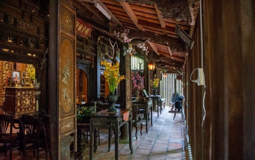 inside ancient house in Mekongs
