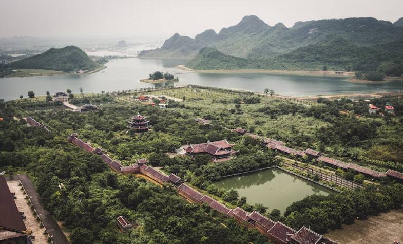 Ninh Binh Travel Guide: An Unforgettable Journey into Natural Beauty