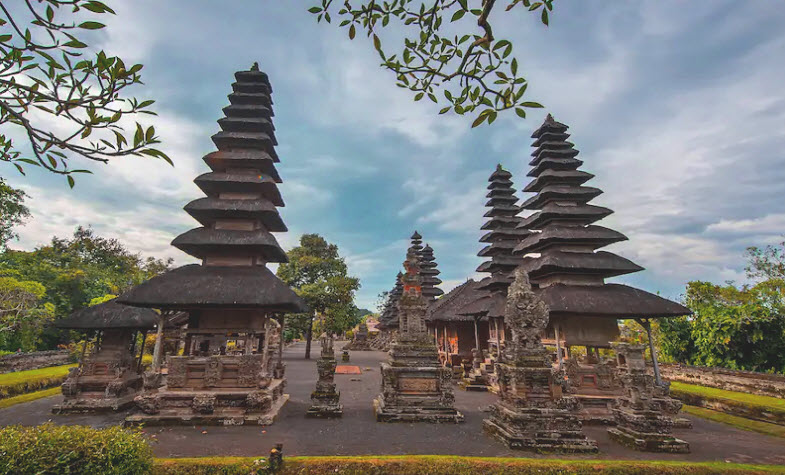 New Law Banning Pre-Marital Sex Won’t Affect Tourists in Bali