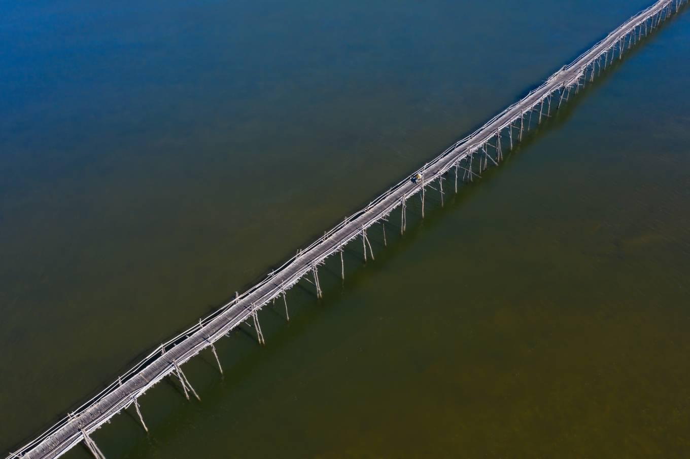 The entire view of the the longest wooden bridge