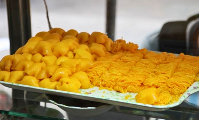 Directions to Angkor Night Market in Siem Reap with tuk-tuk and walking options