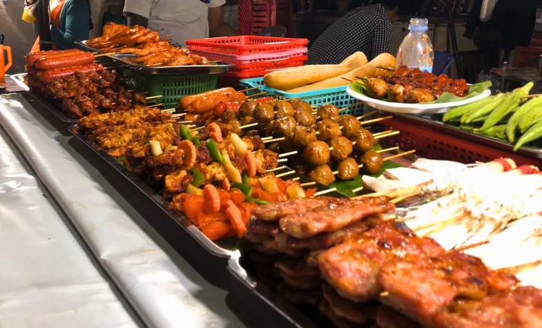 Pleasurable experiences at the Phnom Penh Night Market