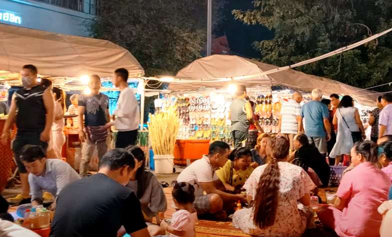 Phnom Penh Night Market exploring
