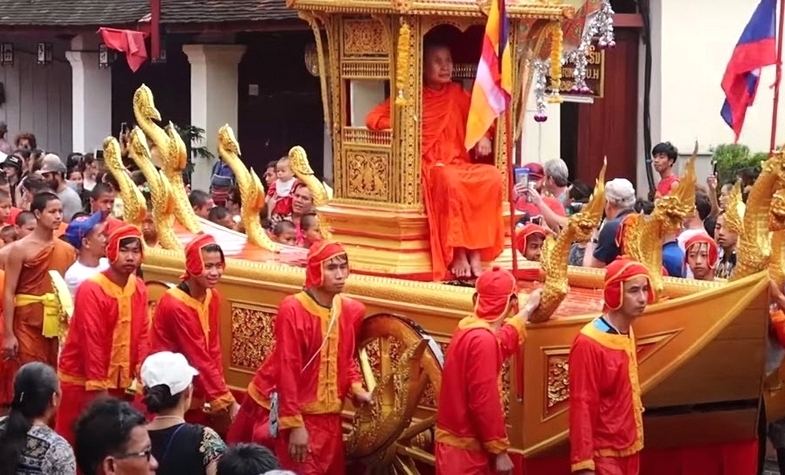 Alms Giving Ceremony - the most famous event in Luang Prabang