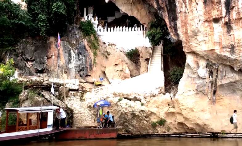 Pak Ou Caves - Luang Prabang