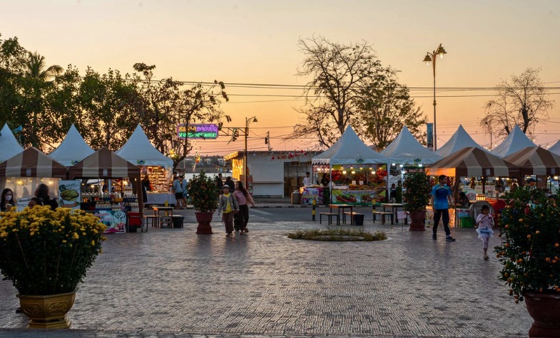 Local markets and handicrafts in Savannakhet