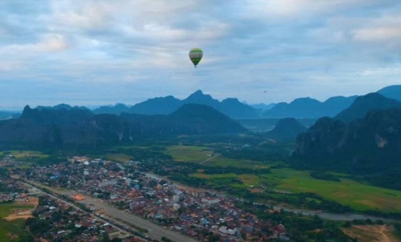 Exploring the Charm of Vang Vieng Night Market