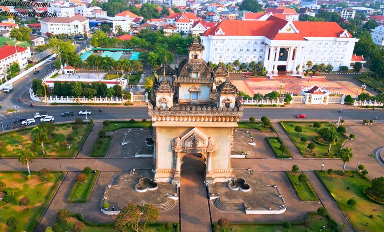 Patuxai Monument