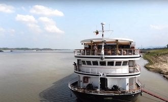 Irrawddy river cruise, myanmar