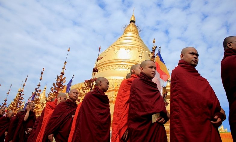 Essential Stops During Your Shwesandaw Pagoda Journey
