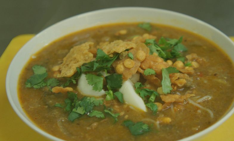 delicious dishes in Myanmar - Mohiga