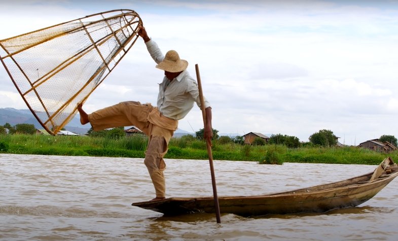 Inle Lake, not only one-leg-rowing fishermen