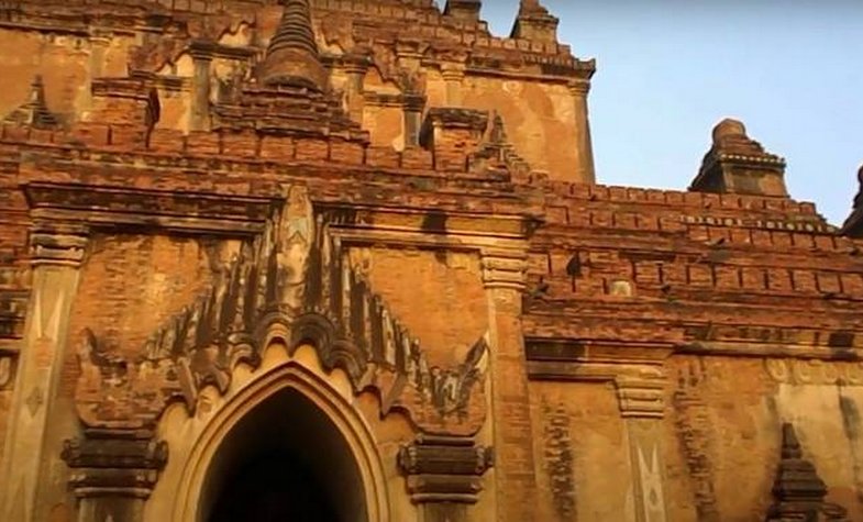 Htilominlo Temple in bagan myanmar