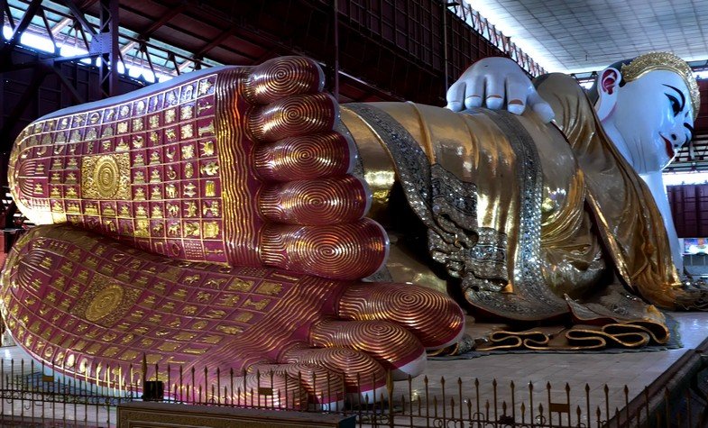 Yangon, Chaukhtatgyi Buddha Temple, Reclining Buddha