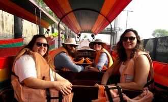 Boat cruise Khlong Bangkok, Thailand