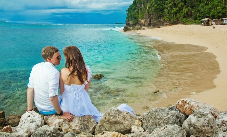 What makes Thailand an ideal destination for honeymoons?