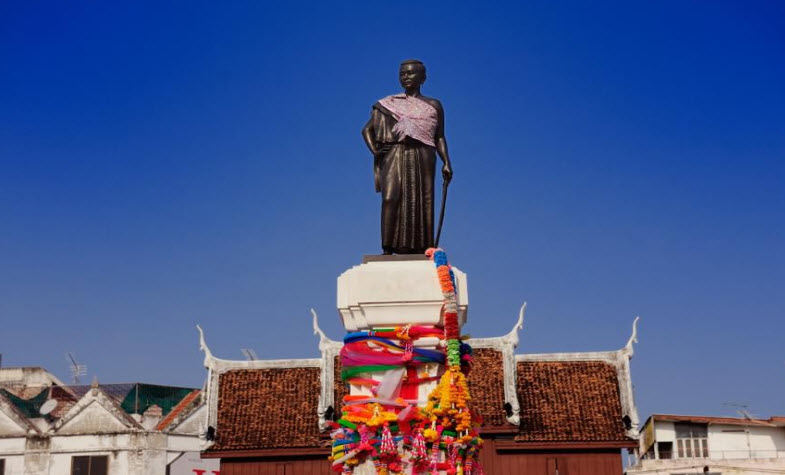 Thao Suranari Monument in Korat Thailand