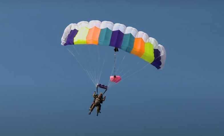 parachute jumping in lop buri thailand