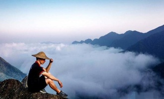 Binh Lieu cloud-covered mountains Vietnam