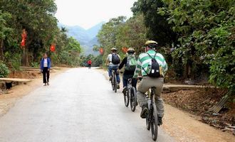 Mai Chau cycling, Vietnam