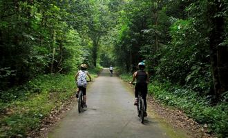 Cycling cuc phuong NP, vietnam