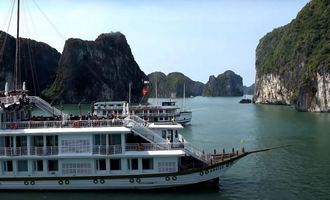 Halong Bay cruise, Vietnam