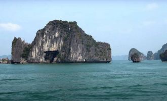 halong bay, vietnam