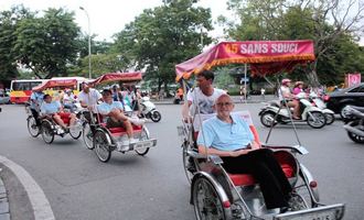 cyclo hanoi city tour, Vietnam