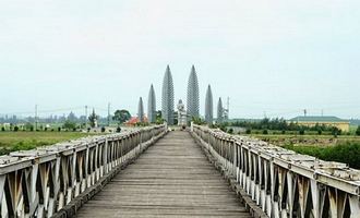 Hien Luong Bridge, former DMZ, Vietnam