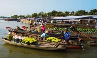 floating market mekong delta Vietnam