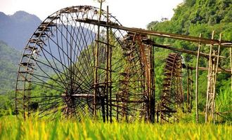 Pu Luong water wheel