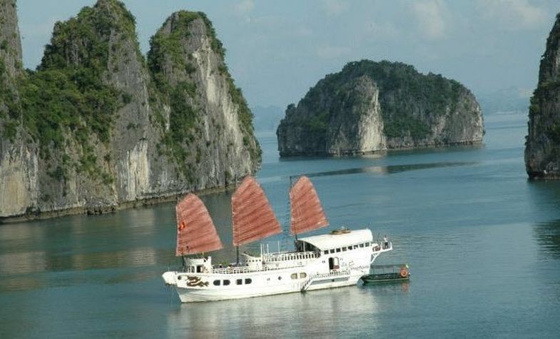 cruise in halong bay vietnam, halong bay cruise