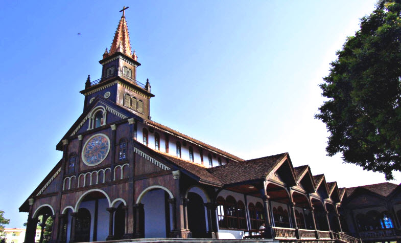 Kon Tum Wooden Church must see in Tay Nguyen