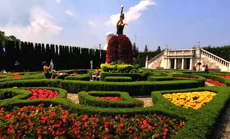 Beautiful flowers garden in Ba Na Hills