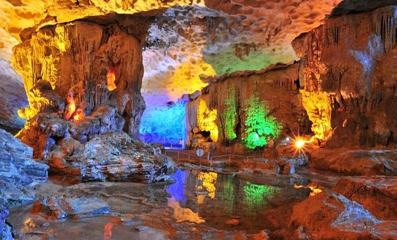 Thien Cung  grotto, Halong Bay cruise route