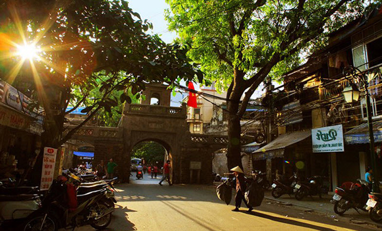 Start your day with a local shopping adventure in Vietnam