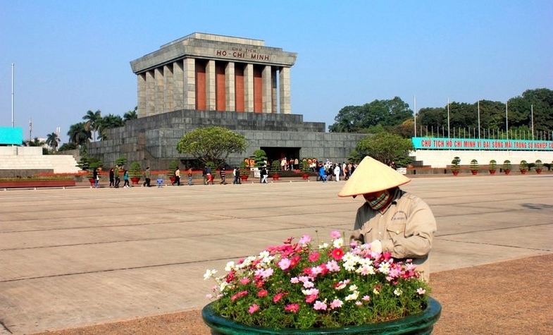 lho chi minh mausoleum