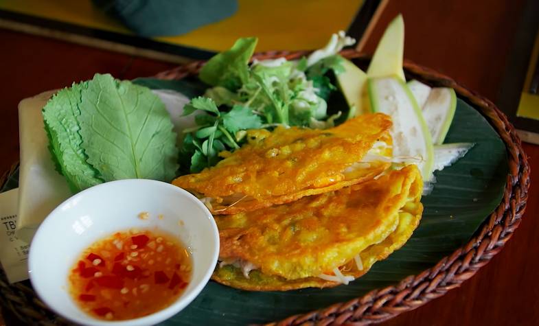 Banh  Xeo - Sizzling Crispy Pancake, best Hoi An food