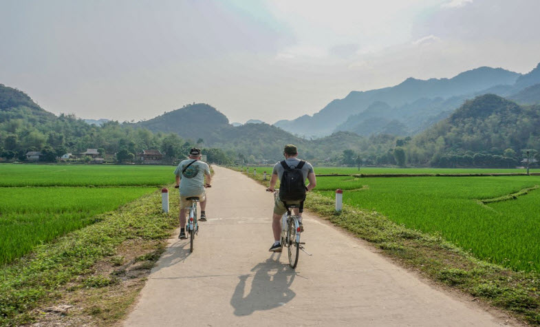 Cycling in Mai Chau Valley