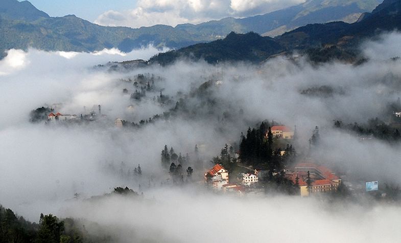 Experience Sapa's breathtaking landscapes with our expertly curated tour packages.