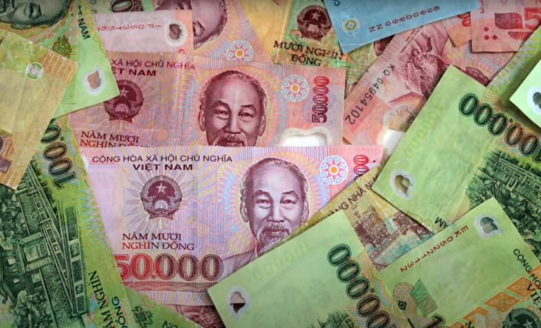 Ways to reduce risks when using credit cards in Vietnam.