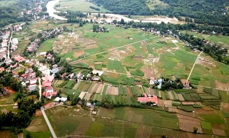 Overview of Muong Lo